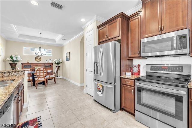 2615 Vareo CT, Cape Coral, FL 33991
