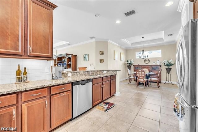 2615 Vareo CT, Cape Coral, FL 33991