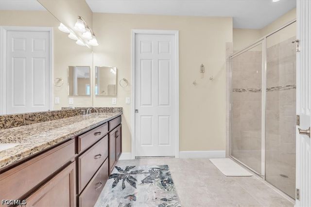 2615 Vareo CT, Cape Coral, FL 33991