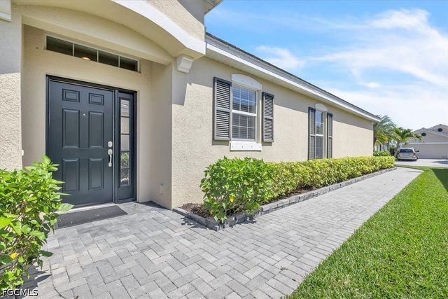 2615 Vareo CT, Cape Coral, FL 33991