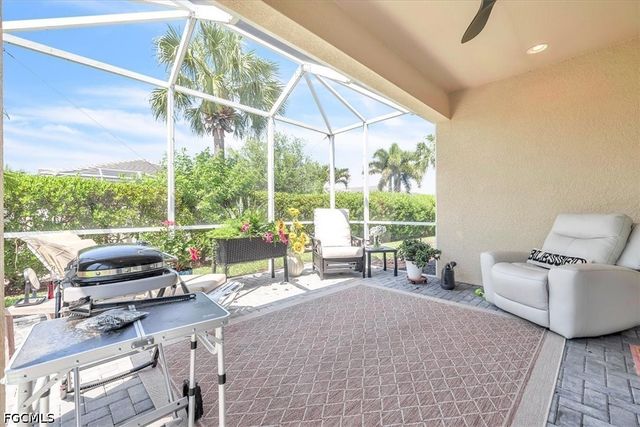 2615 Vareo CT, Cape Coral, FL 33991