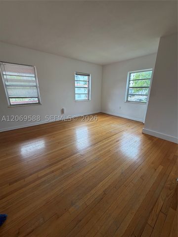 33 Madeira Ave 3, Coral Gables, FL 33134