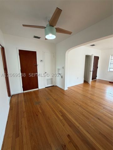33 Madeira Ave 3, Coral Gables, FL 33134