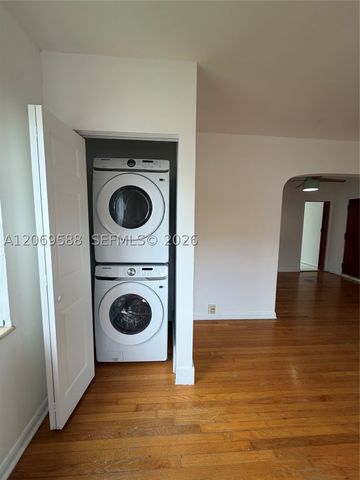 33 Madeira Ave 3, Coral Gables, FL 33134