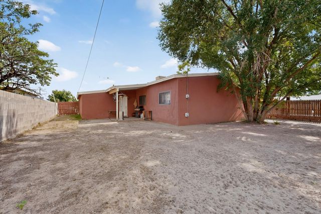 2819 Desert Garden Lane SW, Albuquerque, NM 87105