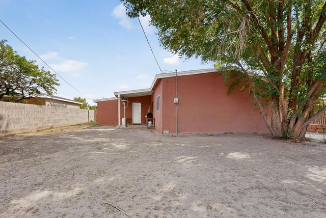 2819 Desert Garden Lane SW, Albuquerque, NM 87105