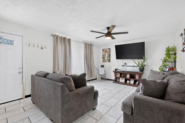 2819 Desert Garden Lane SW, Albuquerque, NM 87105