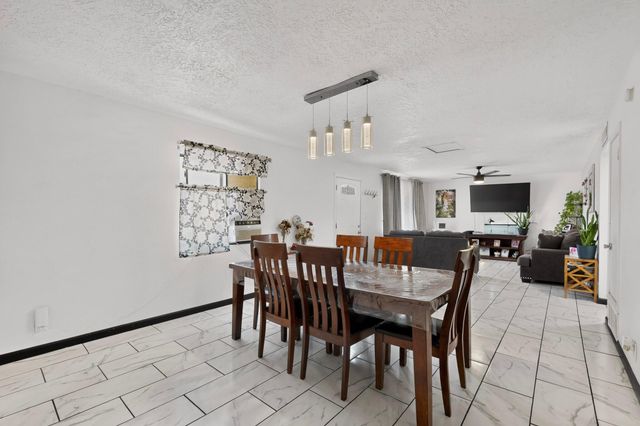 2819 Desert Garden Lane SW, Albuquerque, NM 87105