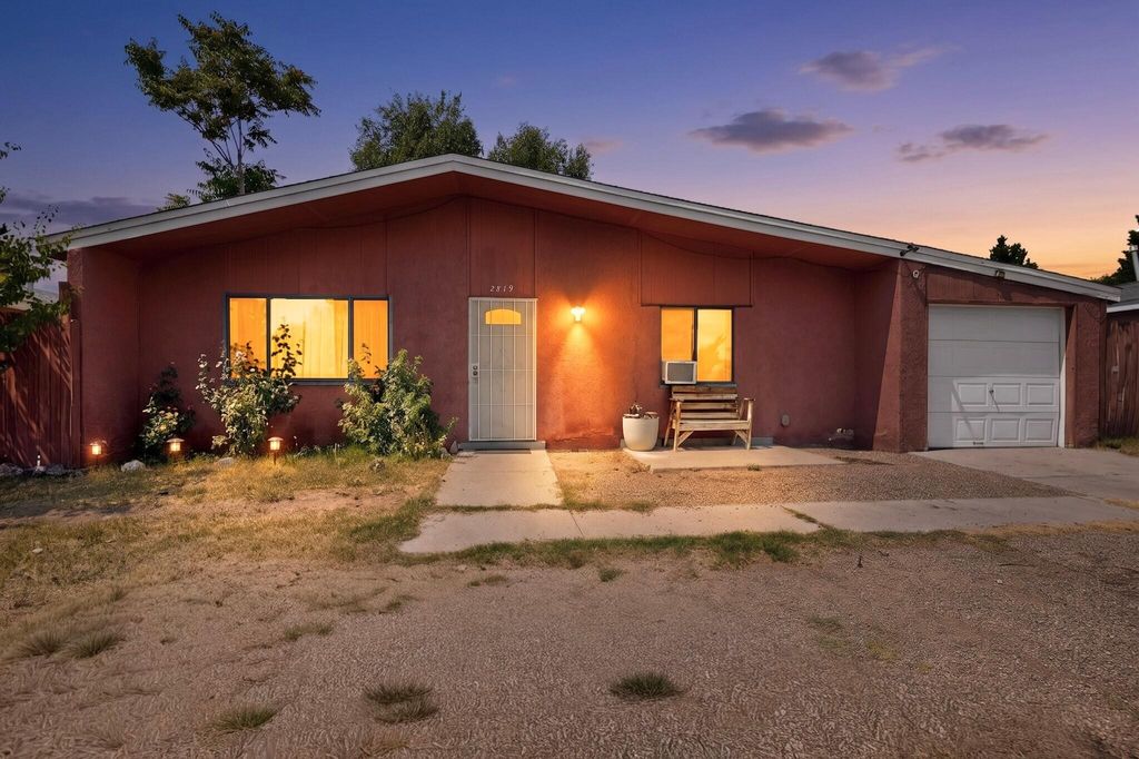 2819 Desert Garden Lane SW, Albuquerque, NM 87105