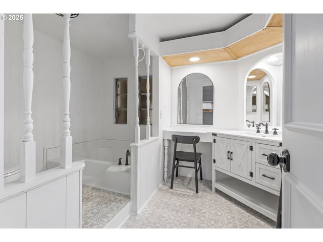 17041 Sw ELDORADO Dr, Portland, OR 97224