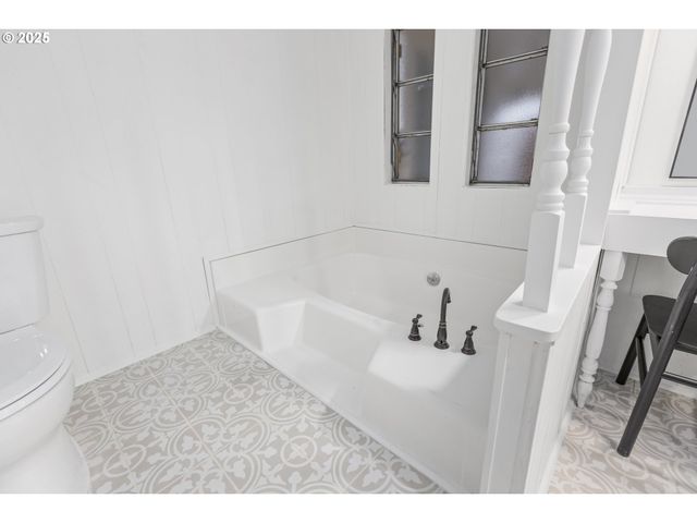 17041 Sw ELDORADO Dr, Portland, OR 97224