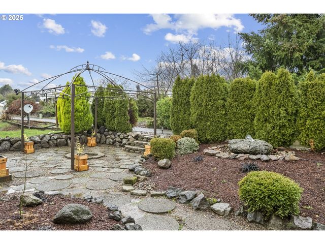 17041 Sw ELDORADO Dr, Portland, OR 97224