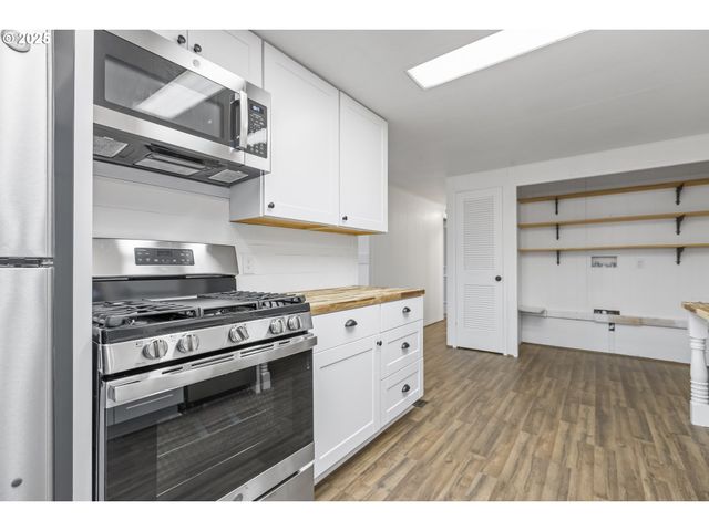 17041 Sw ELDORADO Dr, Portland, OR 97224