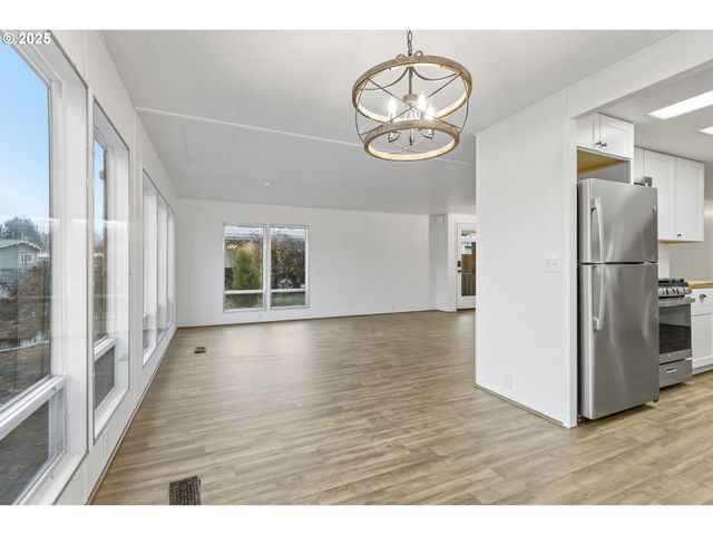 17041 Sw ELDORADO Dr, Portland, OR 97224