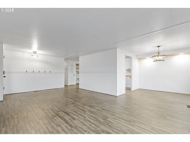 17041 Sw ELDORADO Dr, Portland, OR 97224