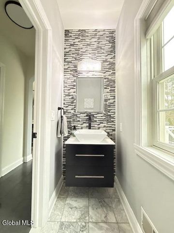 21 Veranda Lane, Queensbury, NY 12804