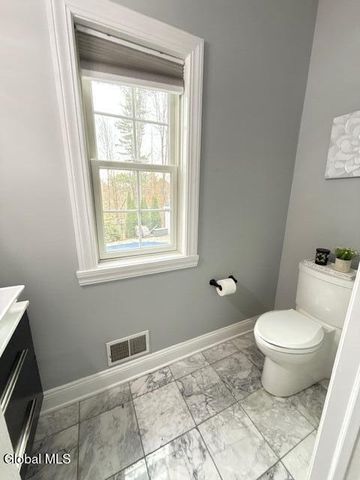 21 Veranda Lane, Queensbury, NY 12804