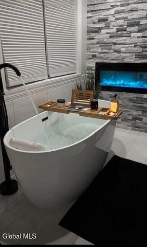 21 Veranda Lane, Queensbury, NY 12804