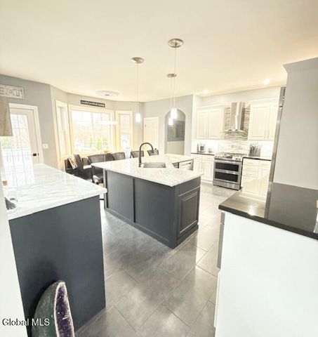 21 Veranda Lane, Queensbury, NY 12804