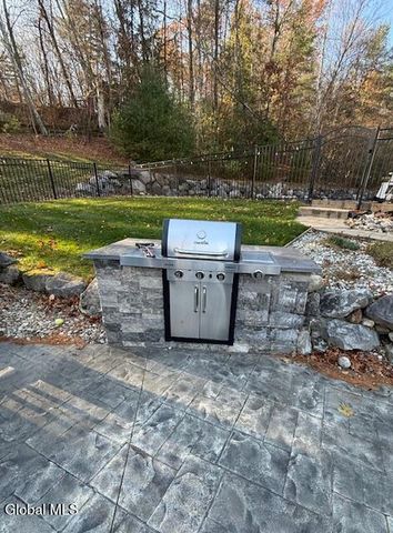 21 Veranda Lane, Queensbury, NY 12804