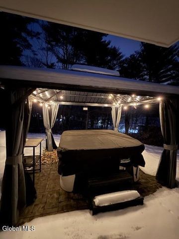 21 Veranda Lane, Queensbury, NY 12804