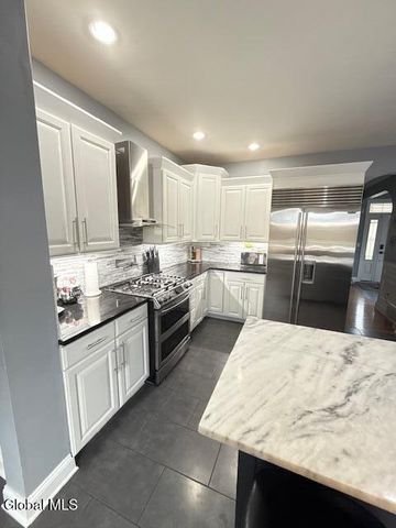 21 Veranda Lane, Queensbury, NY 12804