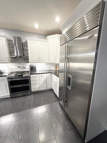 21 Veranda Lane, Queensbury, NY 12804