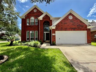 7426 Maple Run Drive, Sugar Land, TX 77479