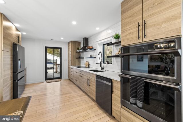 113 BAY DR, Annapolis, MD 21403