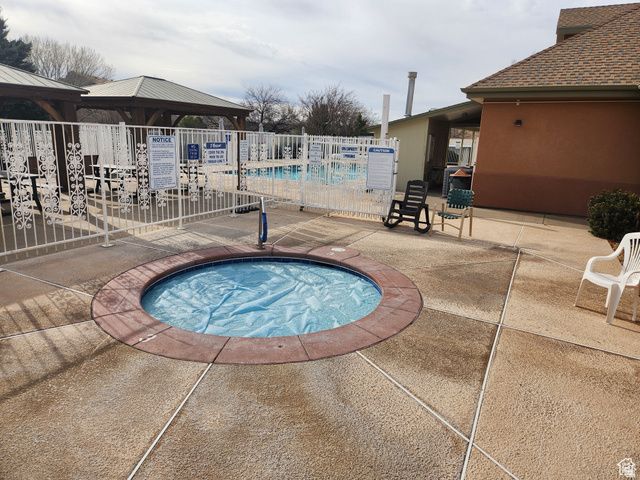 45 REDBLUFF DR, Hurricane, UT 84737