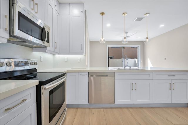 16922 SW 35th St, Miramar, FL 33027