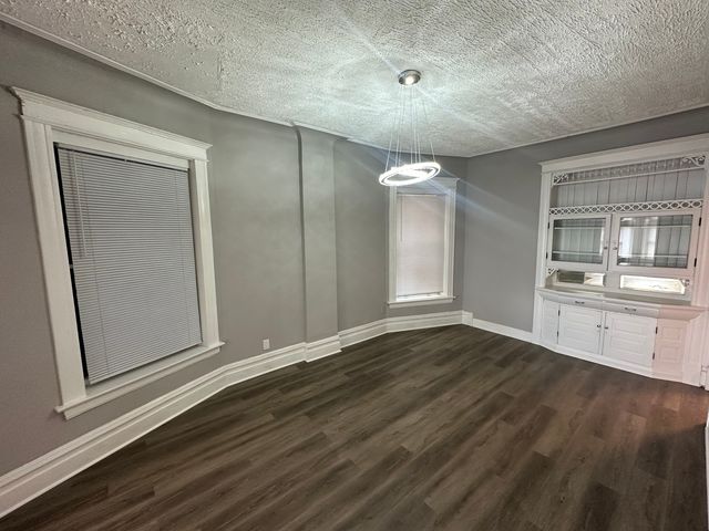 6426 S INGLESIDE Avenue 1, Chicago, IL 60619