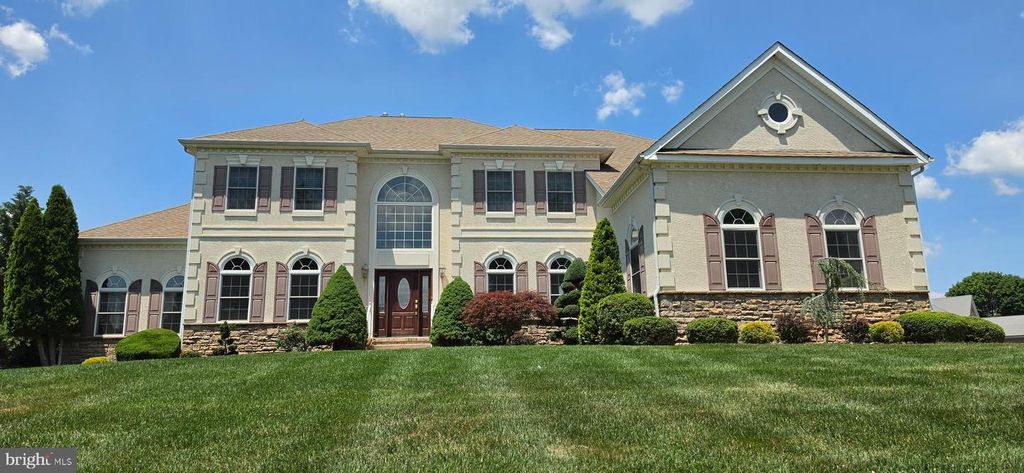 11 ANGELO CT, Monroe Twp, NJ 08831