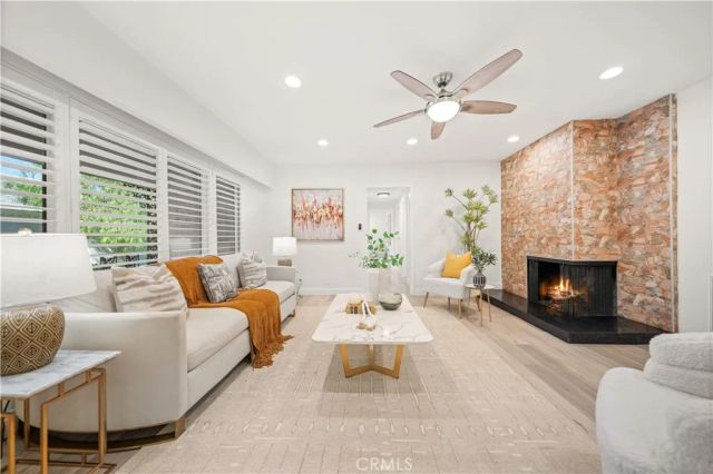 1611 S Pomona D13, Fullerton, CA 92832