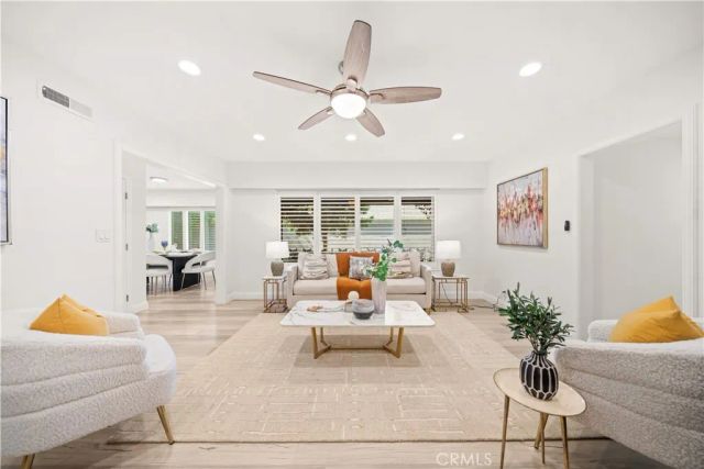 1611 S Pomona D13, Fullerton, CA 92832