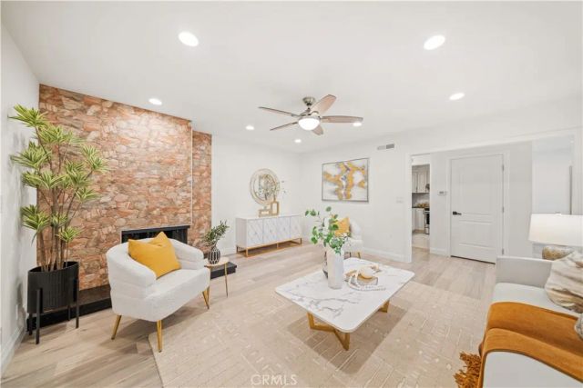 1611 S Pomona D13, Fullerton, CA 92832