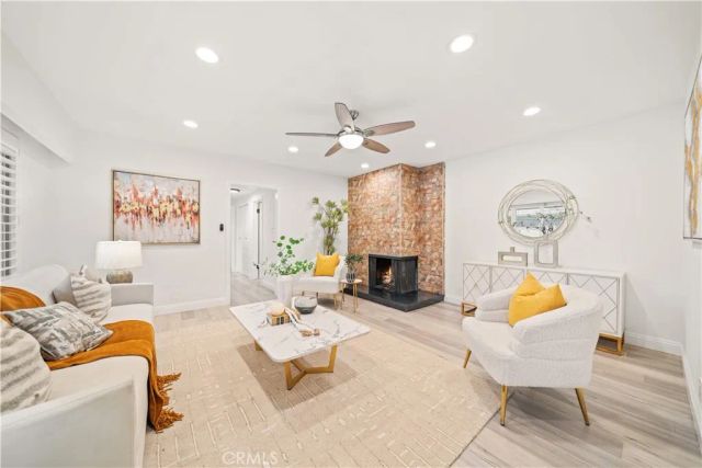 1611 S Pomona D13, Fullerton, CA 92832