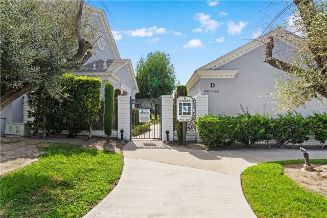 1611 S Pomona D13, Fullerton, CA 92832
