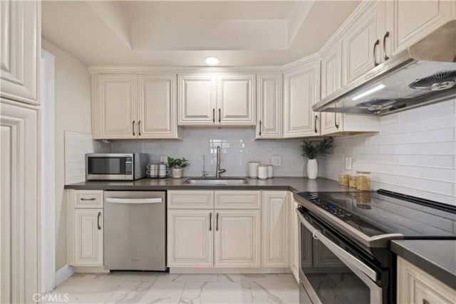 1611 S Pomona D13, Fullerton, CA 92832