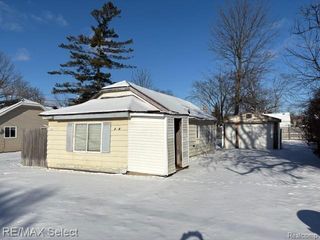 1034 W Bergin Avenue, Flint Charter Township, MI 48507