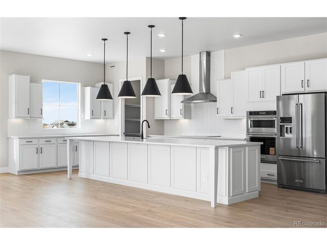 8831 S Quemoy St, Aurora, CO 80016