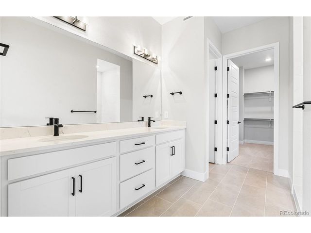 8831 S Quemoy St, Aurora, CO 80016