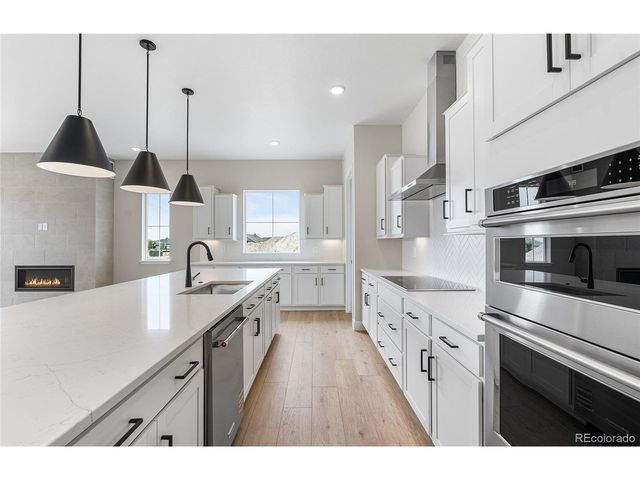 8831 S Quemoy St, Aurora, CO 80016