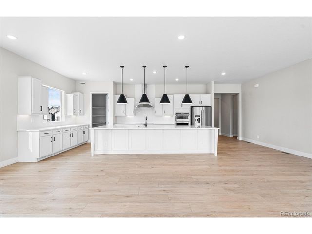 8831 S Quemoy St, Aurora, CO 80016