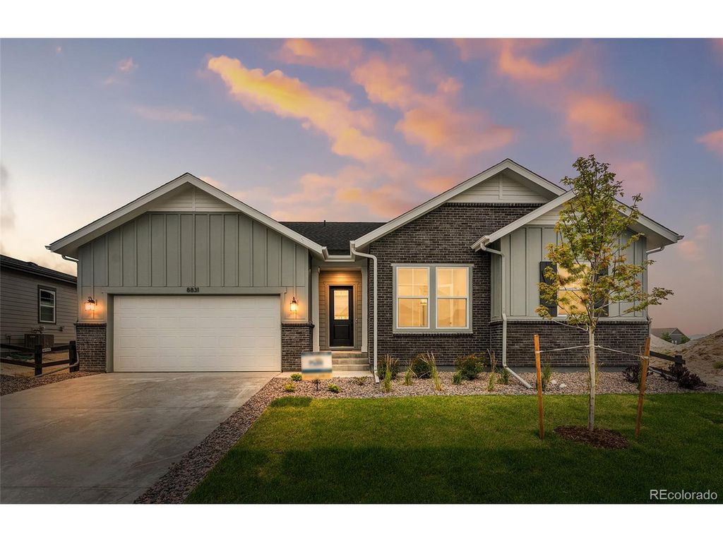 8831 S Quemoy St, Aurora, CO 80016