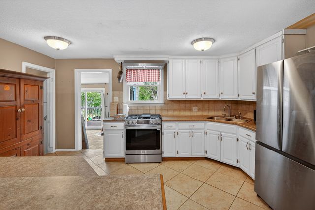 1328 Merle Hay Road, Des Moines, IA 50311