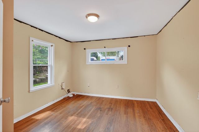 1328 Merle Hay Road, Des Moines, IA 50311