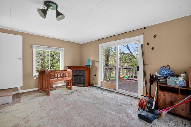 1328 Merle Hay Road, Des Moines, IA 50311