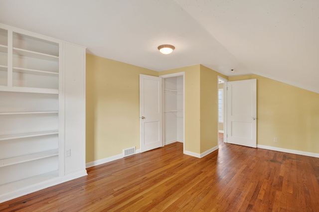 1328 Merle Hay Road, Des Moines, IA 50311