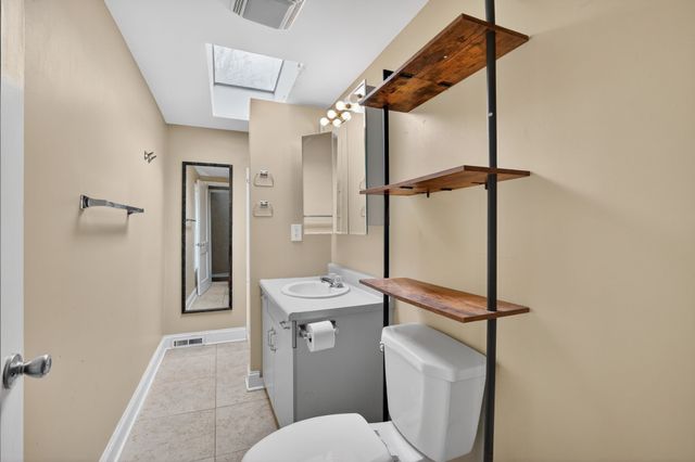 1328 Merle Hay Road, Des Moines, IA 50311